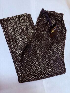 NWT 💥True Religion Black Loungewear Pants with Gold Metallic Print💥